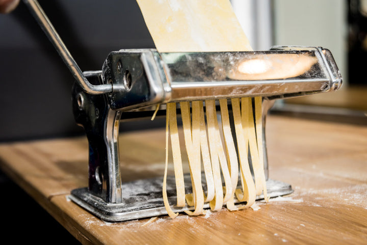 Cleaning the pasta machine in less than 5 minutes - Tutorial [Sub]
