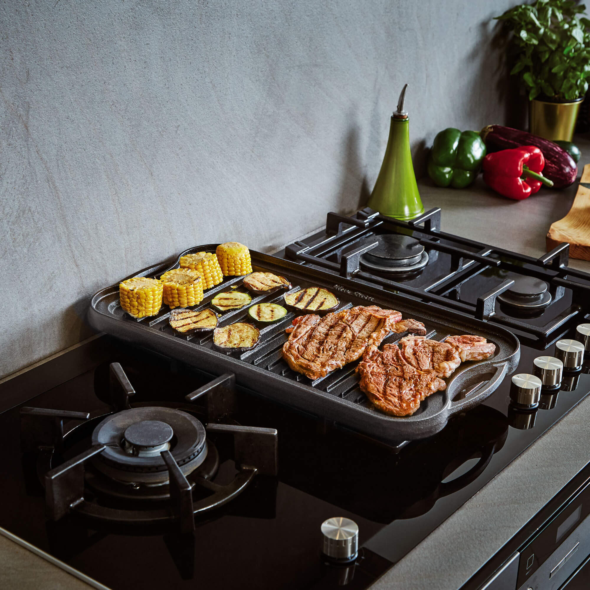 Cast Iron Griddle with Handles [Reversible] - Uno Casa